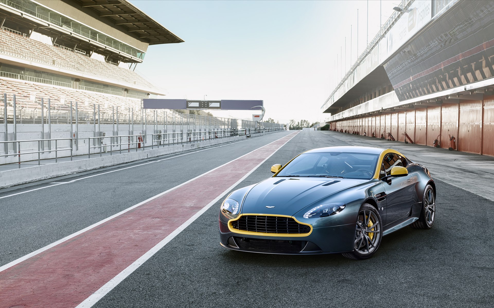 Aston Martin V8 Vantage N430 2015